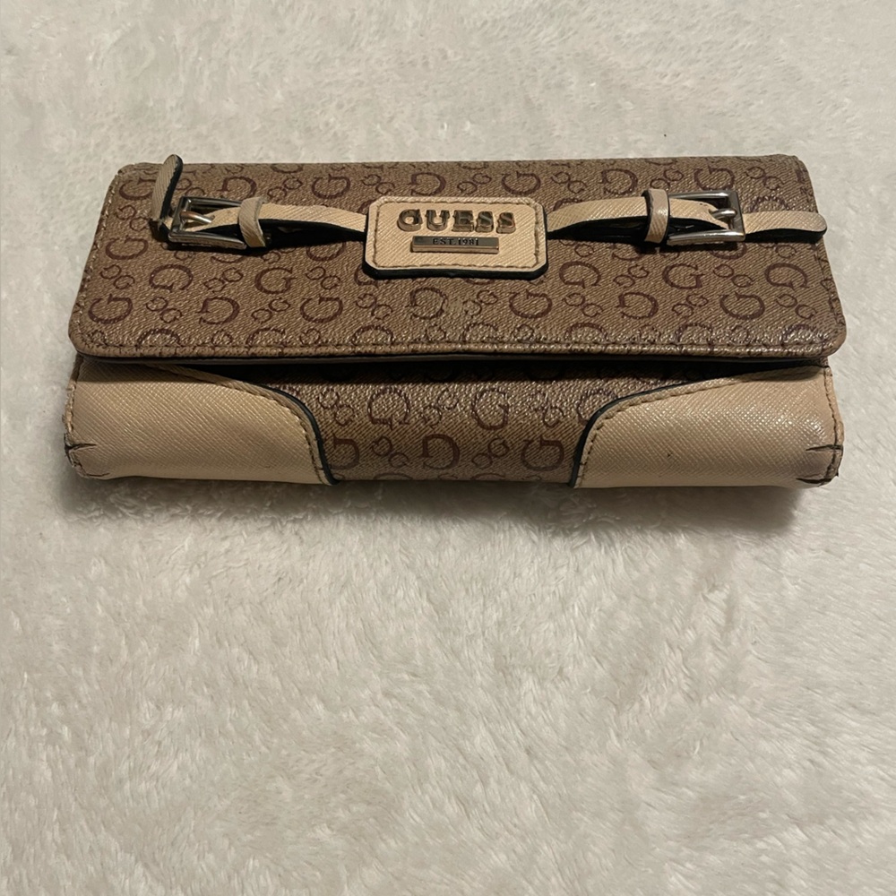 Guess wallet - Picture 2 of 4